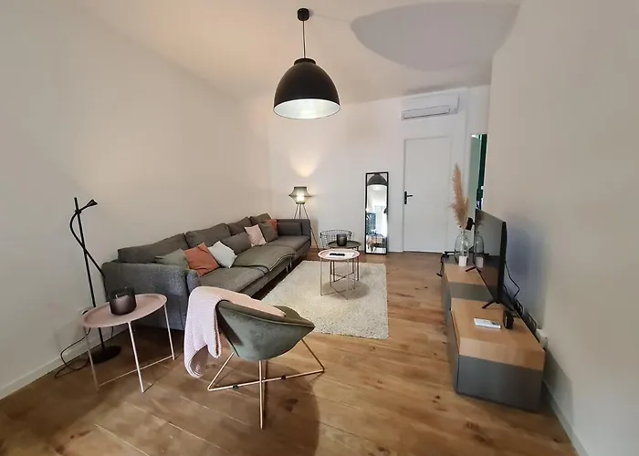 Sete Bel Appartement Renove. Superbe Emplacement.